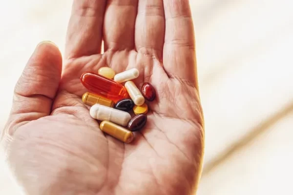 6 dangerous signs of "taking too much medicine" to the point of "liver damage"